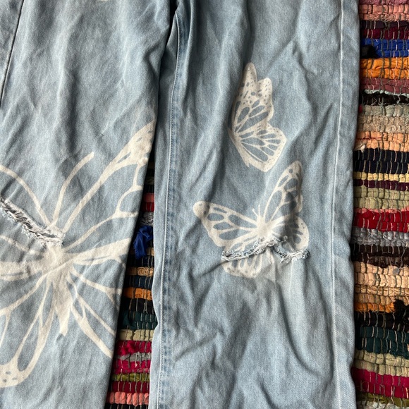 Women’s Butterfly Jeans Size Small - Picture 2 of 10